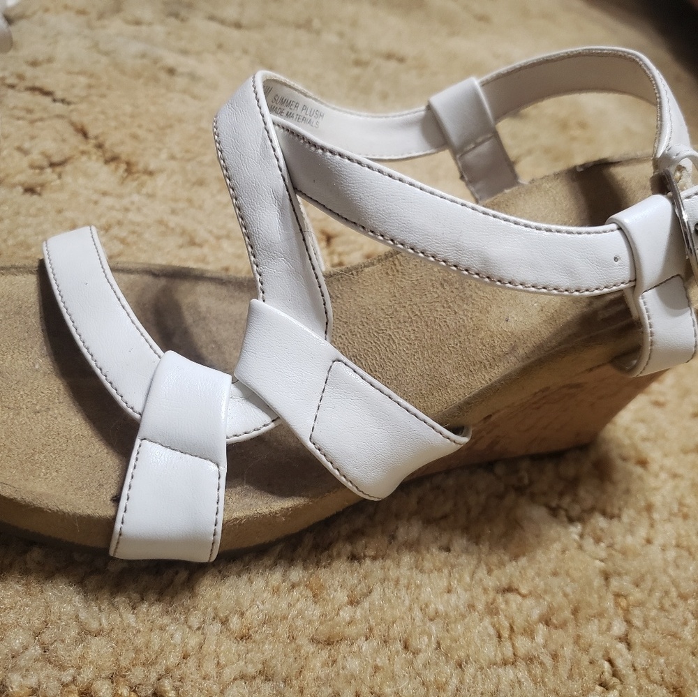 Strappy wedge